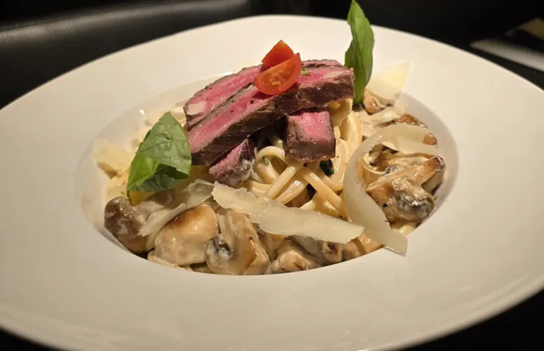 32. LINGUINE CON VITELLO