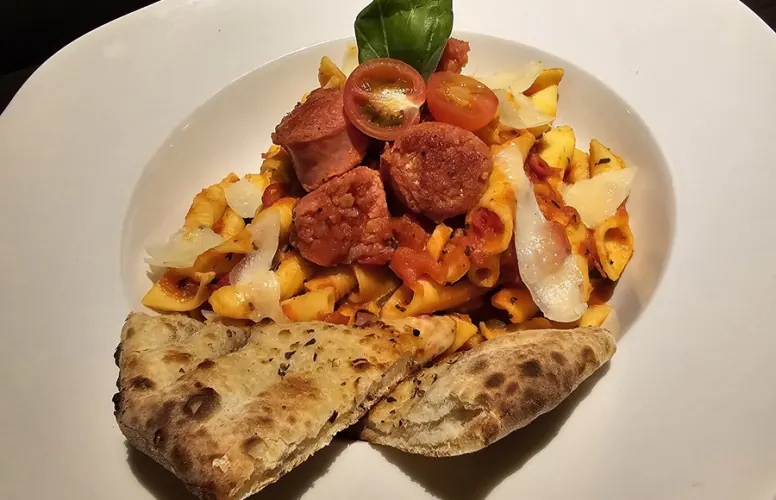 33. GARGANELI SALSICCIA PICANTE