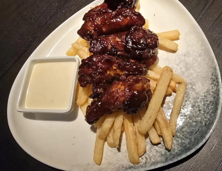 108. BBQ WINGS