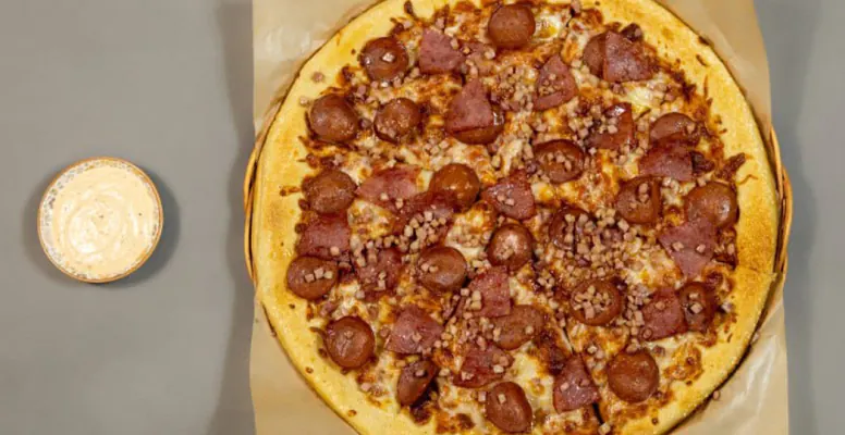 49. BACON SKINKE PEPPERONI