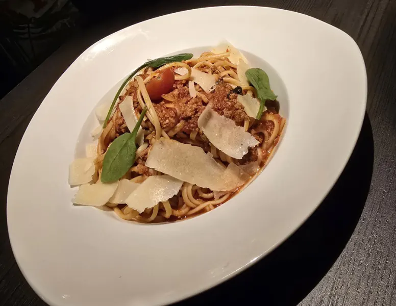31. LINGUINE BOLOGNESE