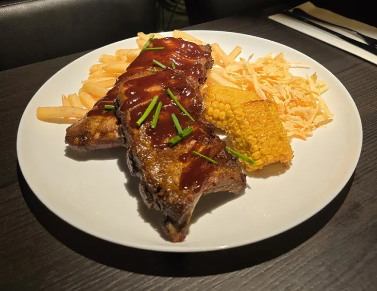 42. BBQ SPARERIBS
